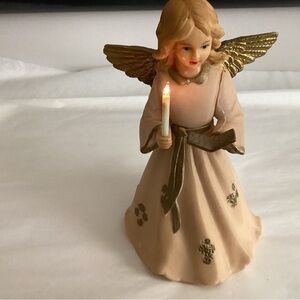 Vintage pre-owned Merton Co. Christmas Angel Figurine. 1981 with candle light